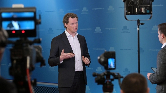 Даниил Егоров рассказал о мерах поддержки бизнеса и граждан на брифинге