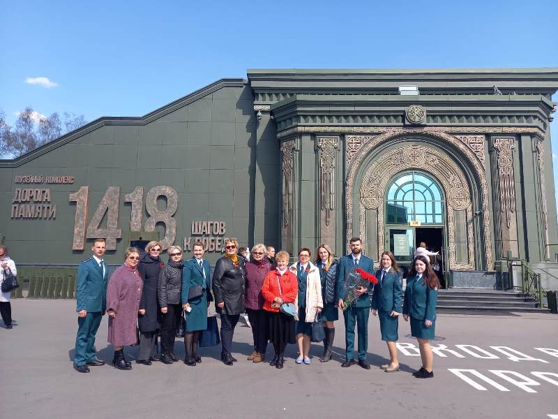 Подмосковные налоговики возложили цветы к памятнику «Матерям победителей»