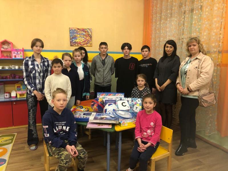 Воспитанников подшефного центра в Пущино-на-Наре поздравили в День защиты детей