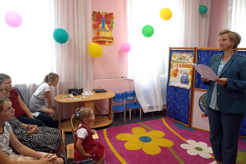Подмосковные налоговики поздравляют подшефных воспитанников с 1 сентября